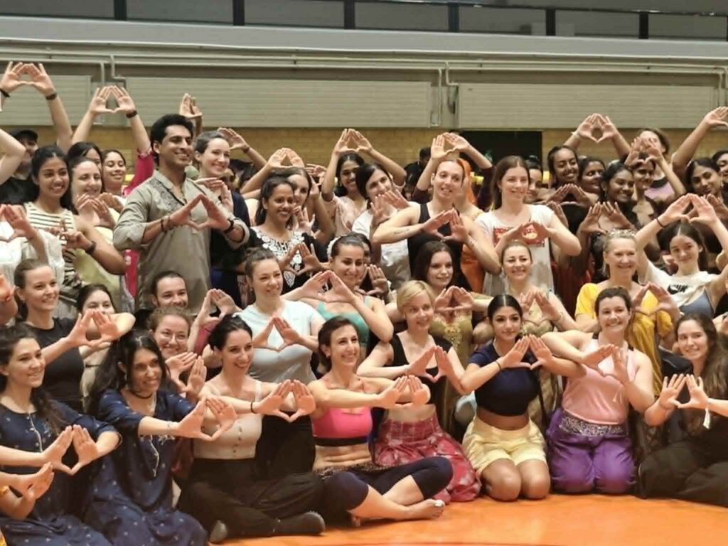 Θρίαμβος για το Kalys School of Dance στο Διεθνές Φεστιβάλ Bollywood στην Αθήνα!